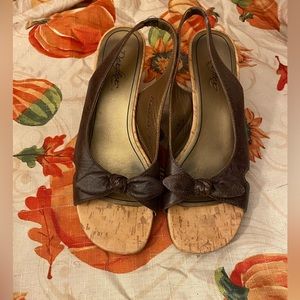 DexFlex heels women size 7 brown